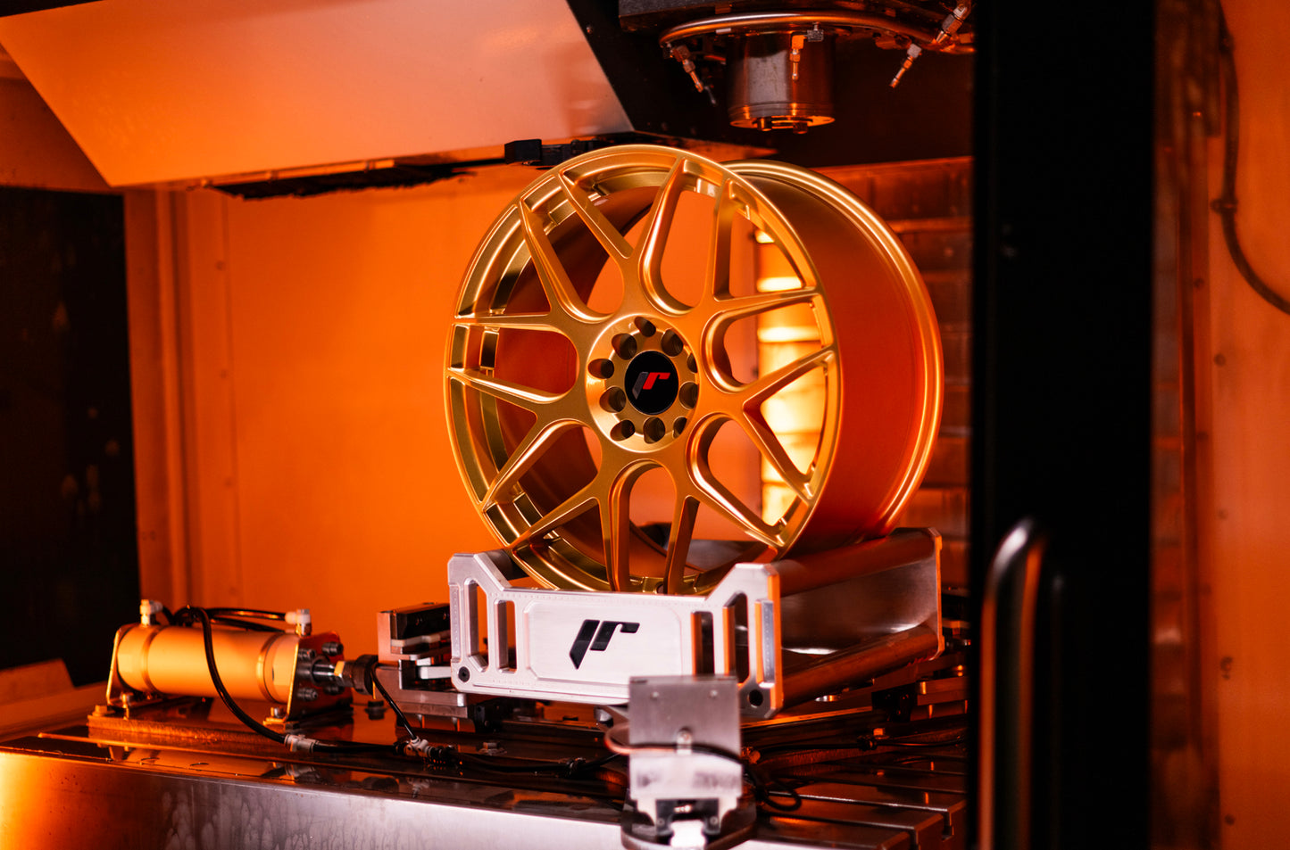 Japan Racing | JR18 | Gold