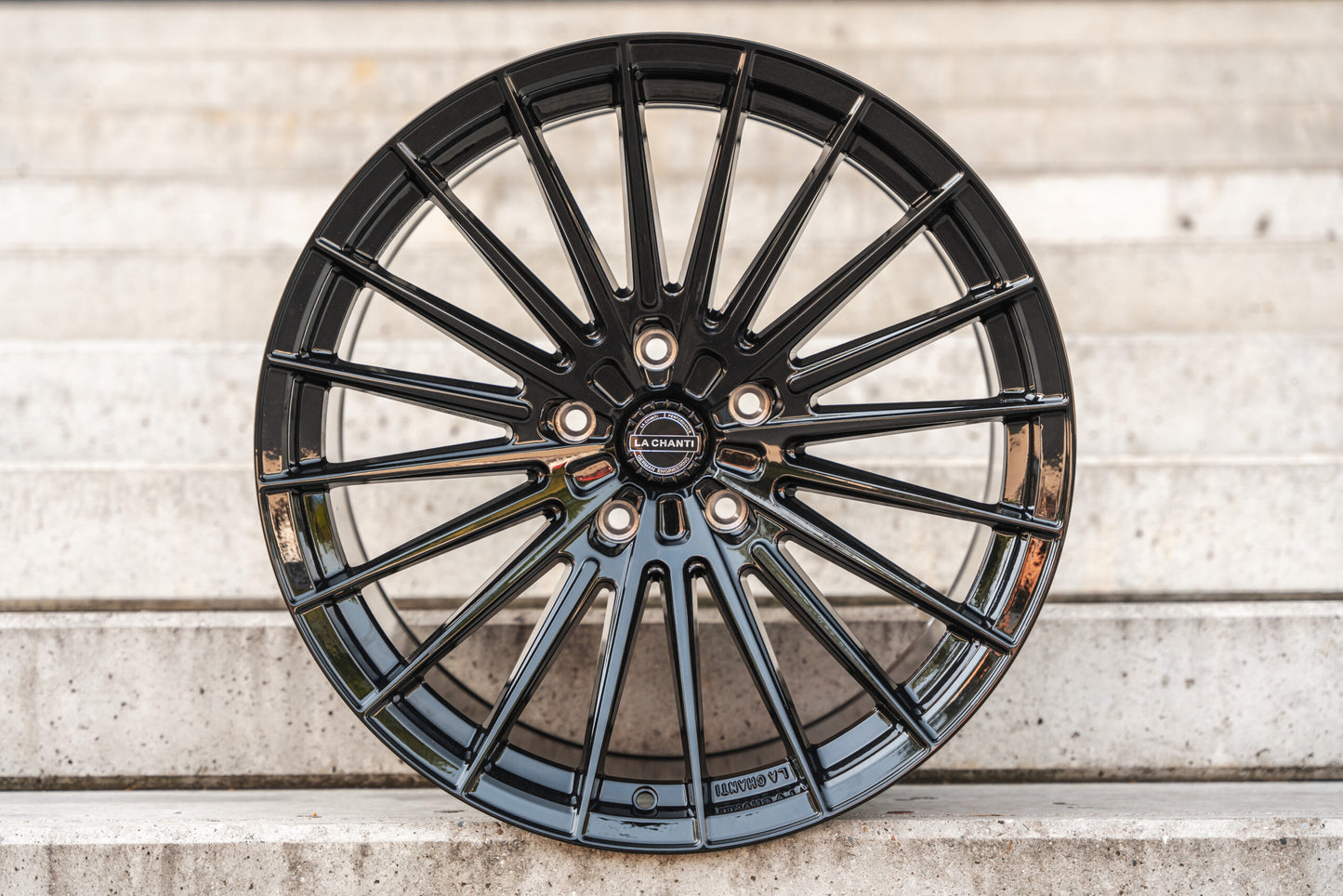 La Chanti Performance LC-P17 | 23" inches | Glossy Black