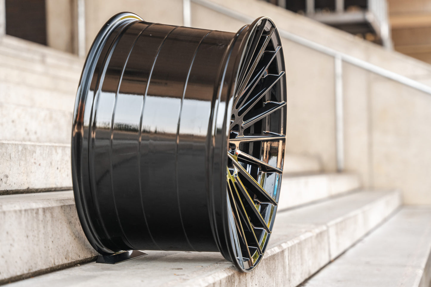 La Chanti Performance LC-P17 | 23" inches | Glossy Black