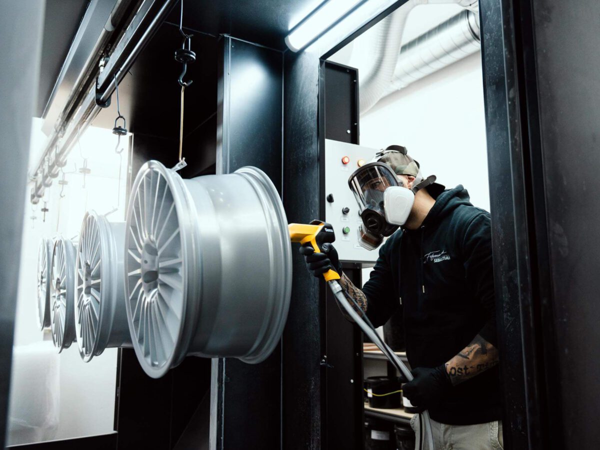 Pulverbeschichtung & Hochglanz Lackierung