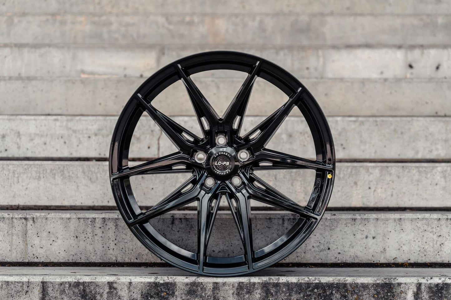La Chanti Performance LC-P3 | 19" inch | Glossy Black