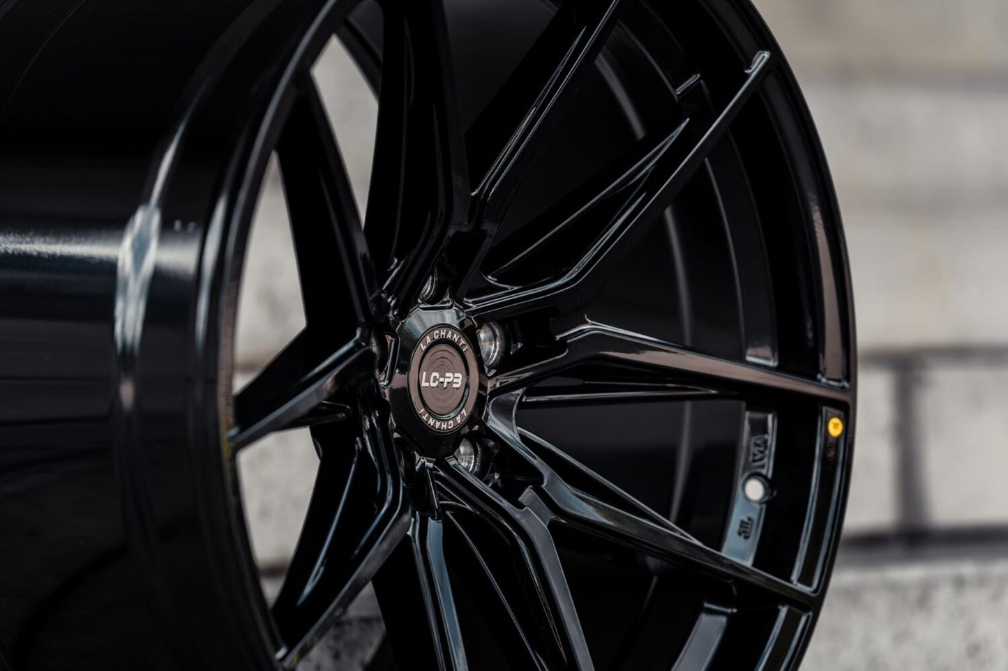 La Chanti Performance LC-P3 | 19" inch | Glossy Black
