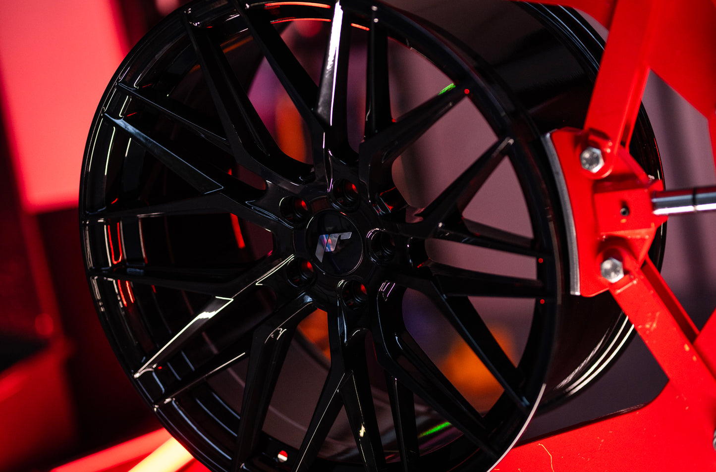 Japan Racing | JR28 | Glossy Black