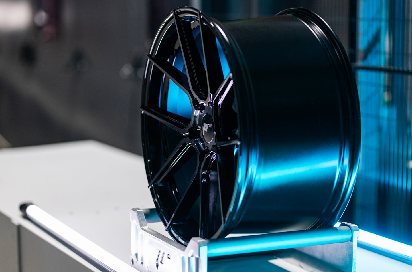 Japan Racing | JR30 | Black Machined Tinted Face