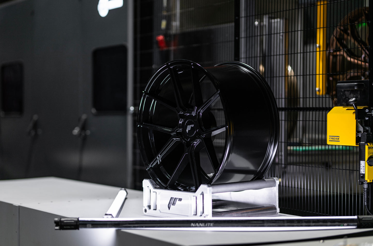 Japan Racing | JR30 | Glossy Black