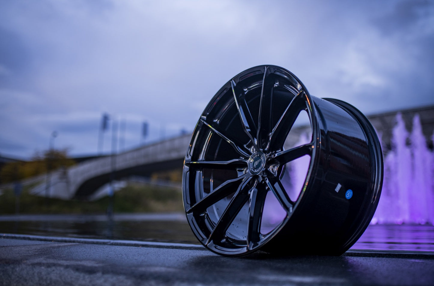 Japan Racing | JR37 | Glossy Black